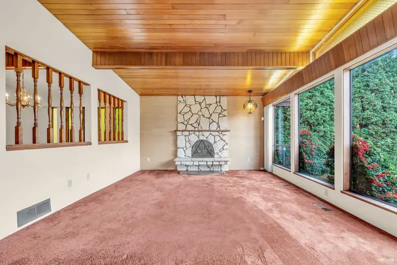 8880 CARMICHAEL STREET - photo 4 of 37