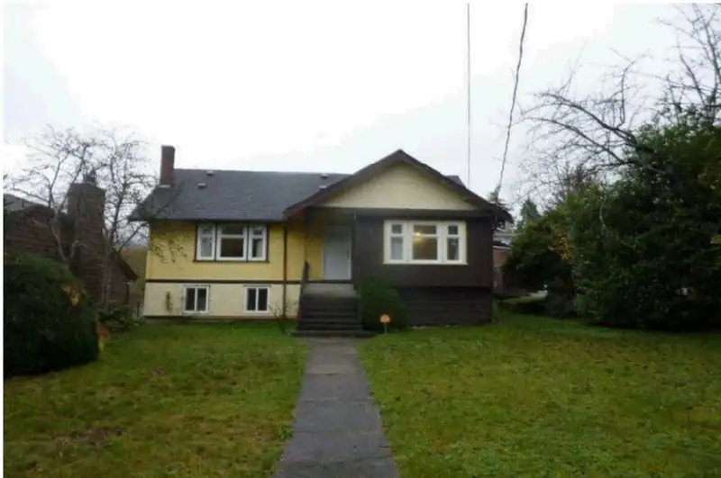 9909 LYNDHURST STREET - photo 2 of 13