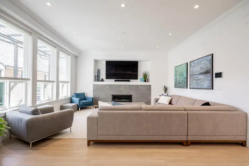 17456 2A AVENUE - photo 2 of 40