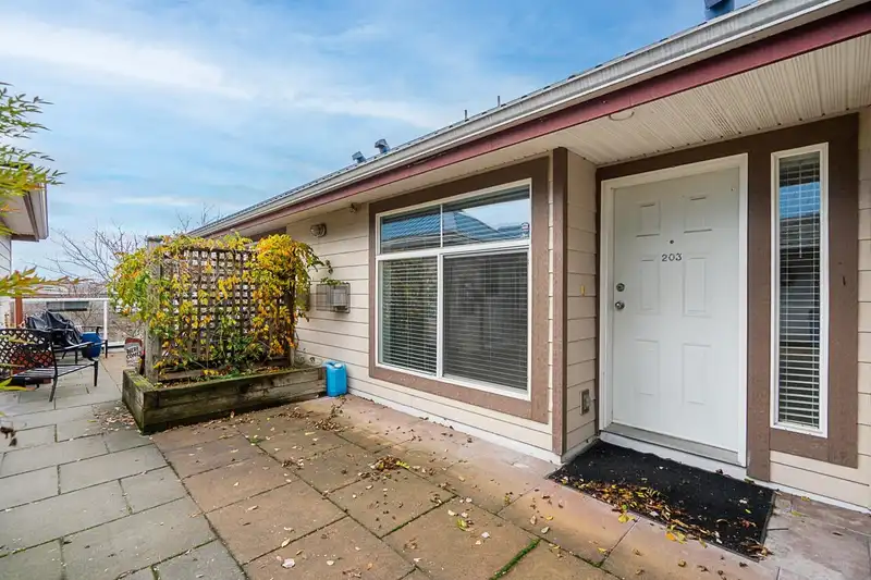 203 19705 56 AVENUE - photo 1 of 13