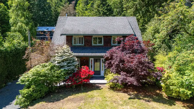 1320 EAGLE CLIFF ROAD - photo 2 of 32