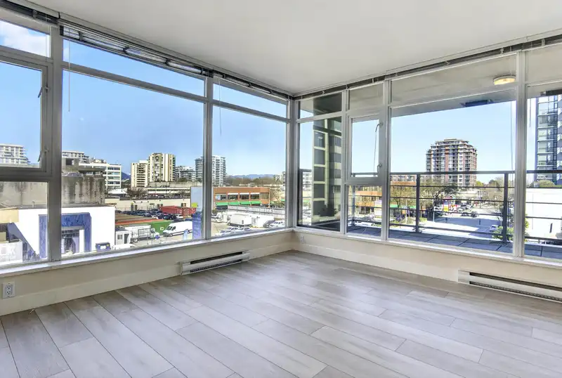 510 8068 WESTMINSTER HIGHWAY - photo 3 of 24