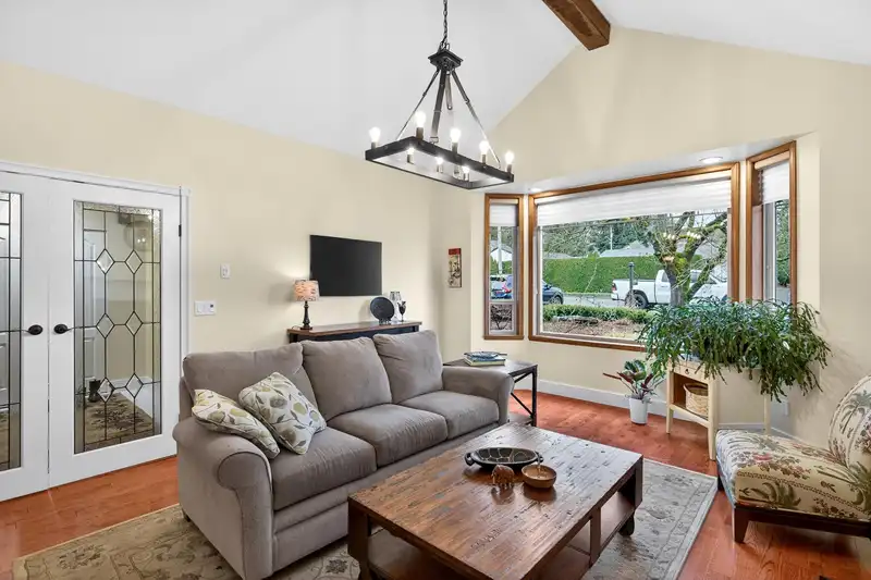 21687 48A AVENUE - photo 4 of 34