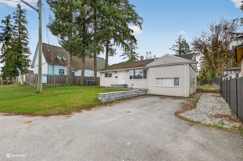 14032 GROSVENOR ROAD - photo 1 of 40