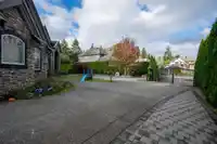 5479 124B STREET - thumbnail 4
