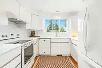 2372 KINGS AVENUE - thumbnail 7