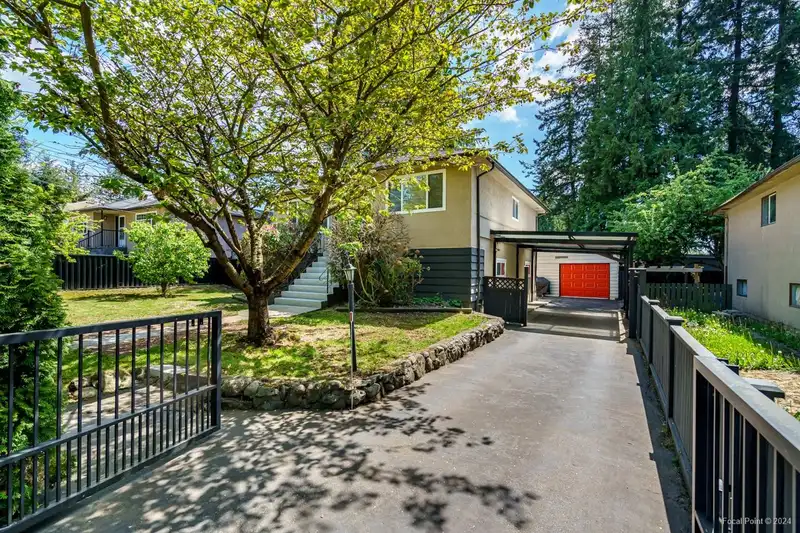 11230 82 AVENUE - photo 1 of 27