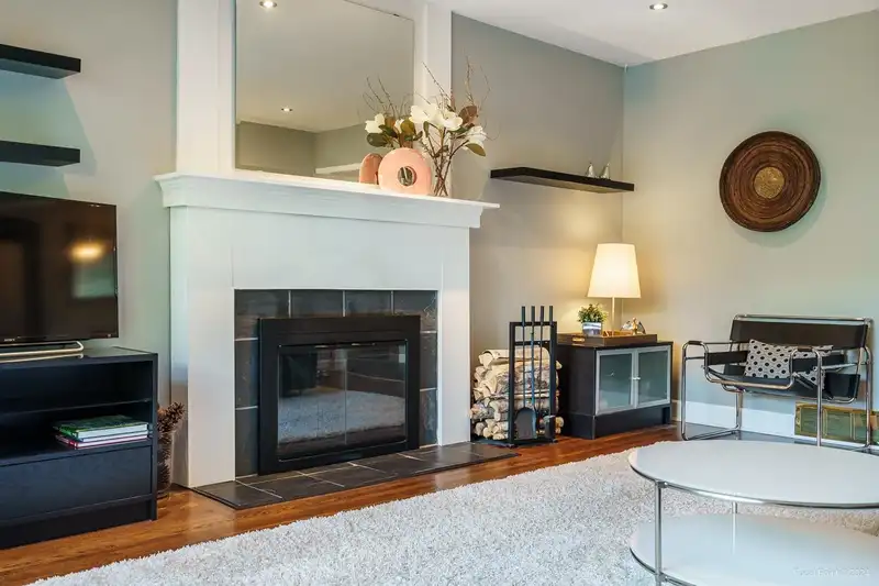 11230 82 AVENUE - photo 4 of 27