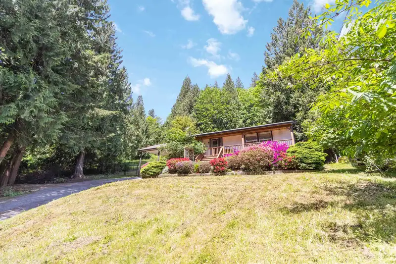 31747 VIEWCREST AVENUE - photo 3 of 36