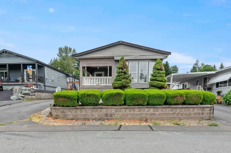 13 27111 0 AVENUE - photo 1 of 36