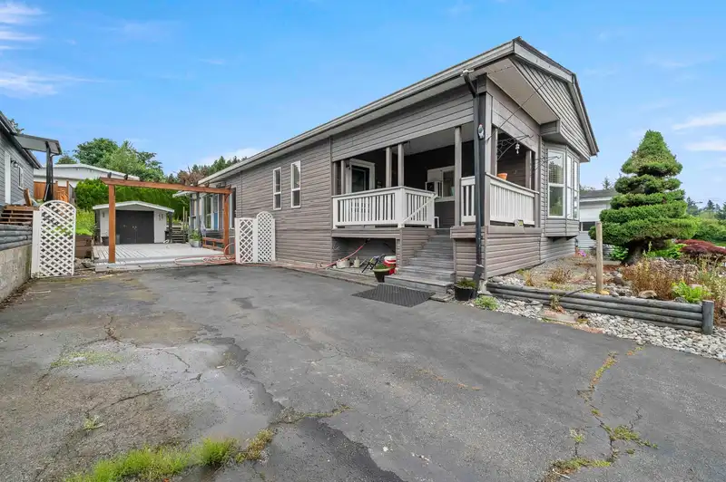 13 27111 0 AVENUE - photo 3 of 36