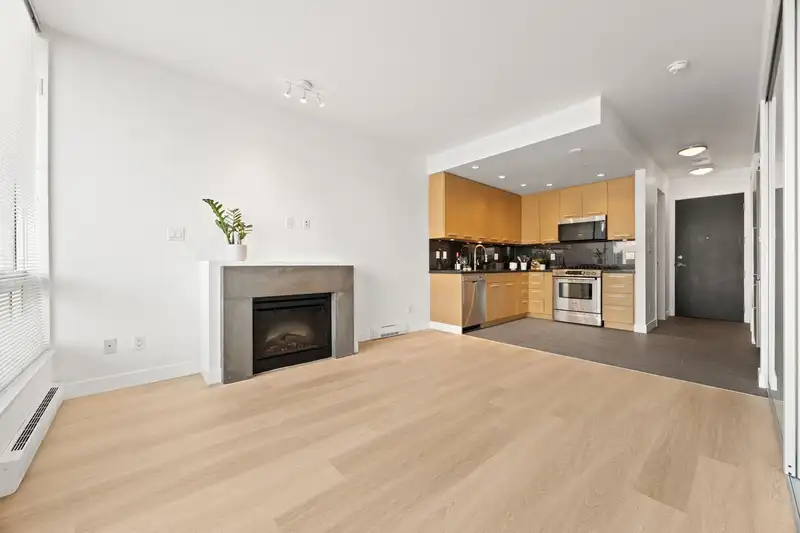 308 2528 MAPLE STREET - photo 2 of 35