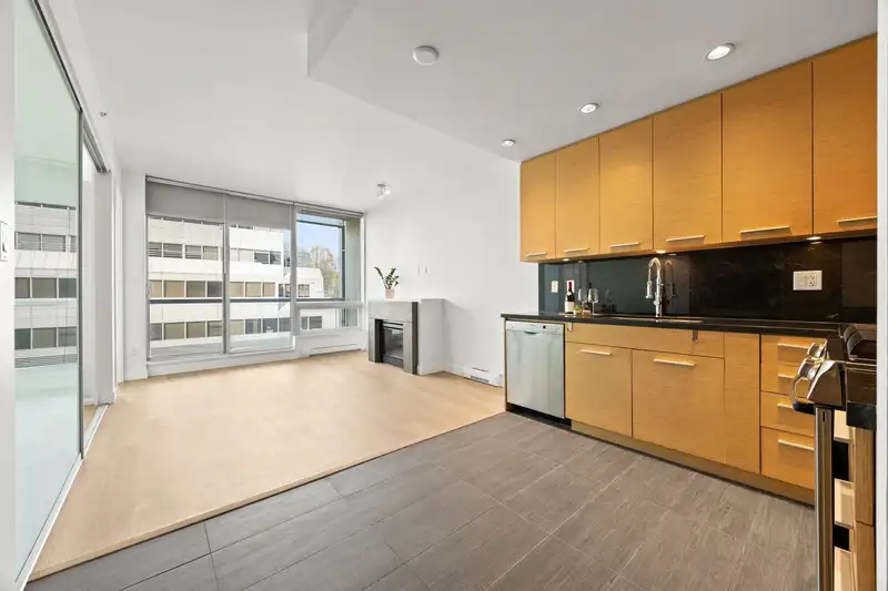 308 2528 MAPLE STREET - photo 3 of 35