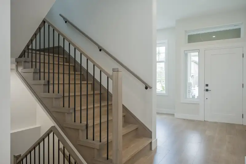 20523 76A AVENUE - photo 2 of 40