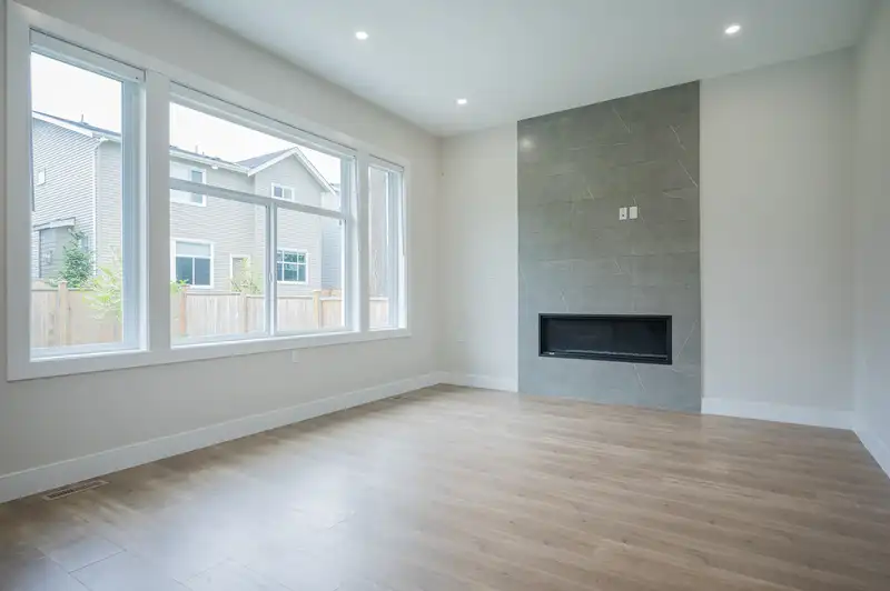 20523 76A AVENUE - photo 4 of 40
