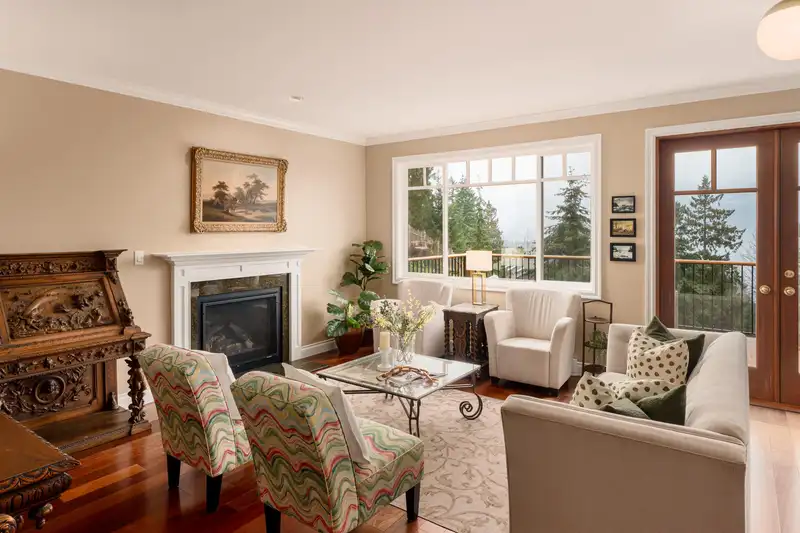947 VILLAGE DRIVE - photo 3 of 40