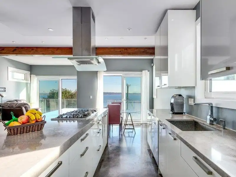 15061 VICTORIA AVENUE - photo 3 of 26
