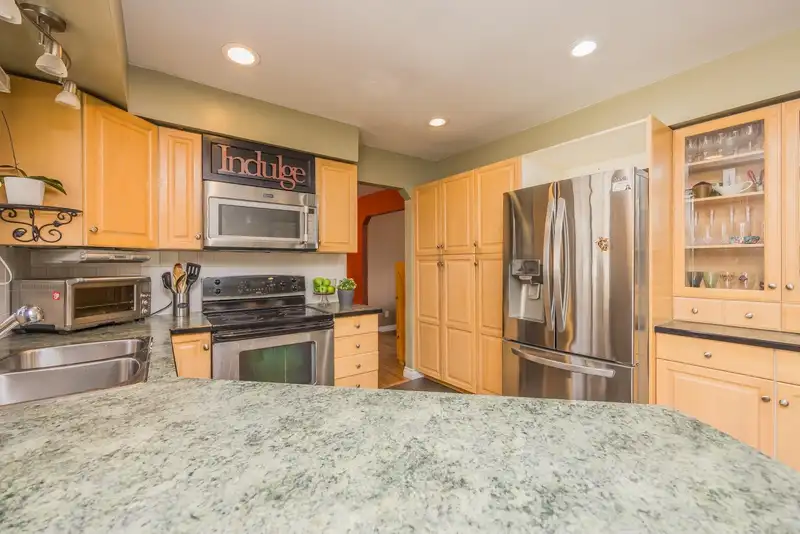 27155 34A AVENUE - photo 4 of 16