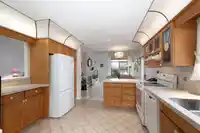 22 323 GOVERNORS COURT - thumbnail 12