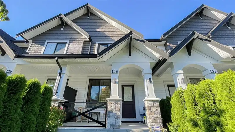 138 6030 142 STREET - photo 1 of 29