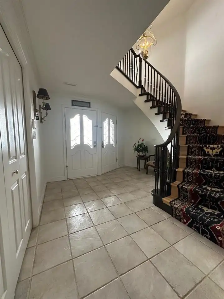 1359 WHITBY ROAD - photo 3 of 21