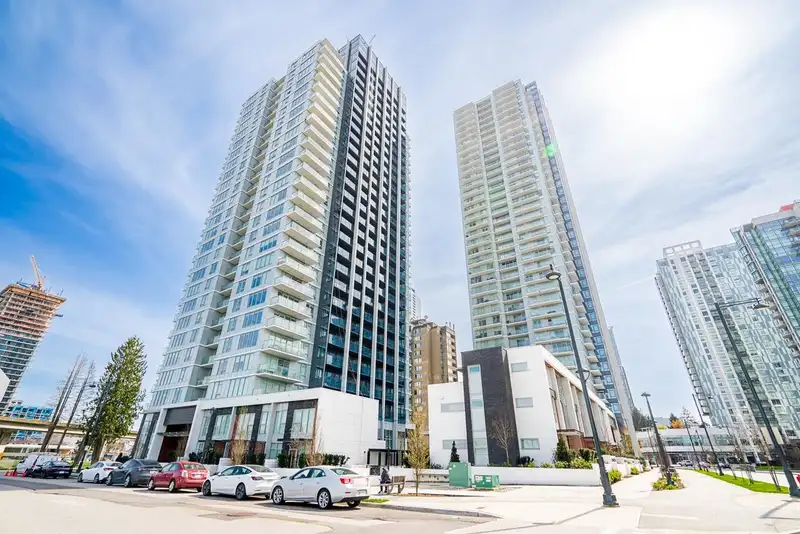 2508 13428 105 AVENUE - photo 1 of 40