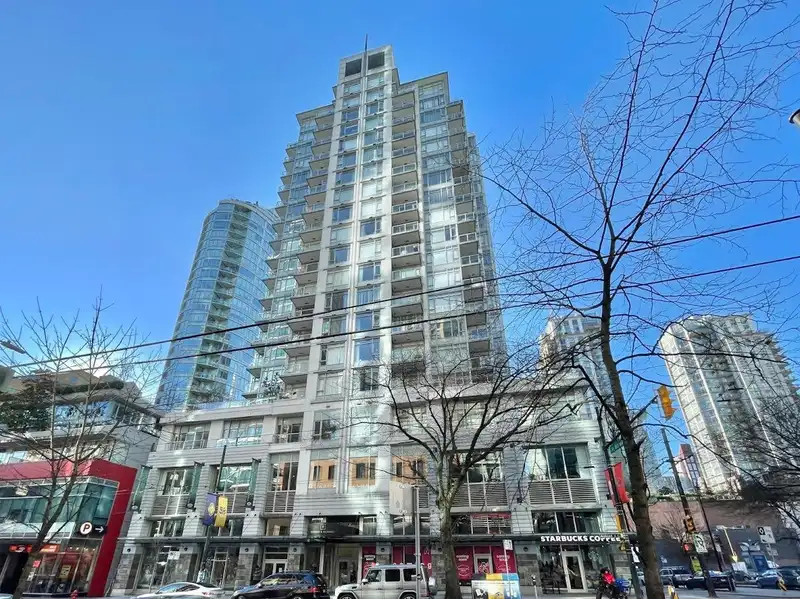 703 480 ROBSON STREET - photo 1 of 14