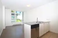 703 480 ROBSON STREET - thumbnail 4