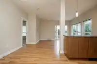 319 9655 KING GEORGE BOULEVARD - thumbnail 17