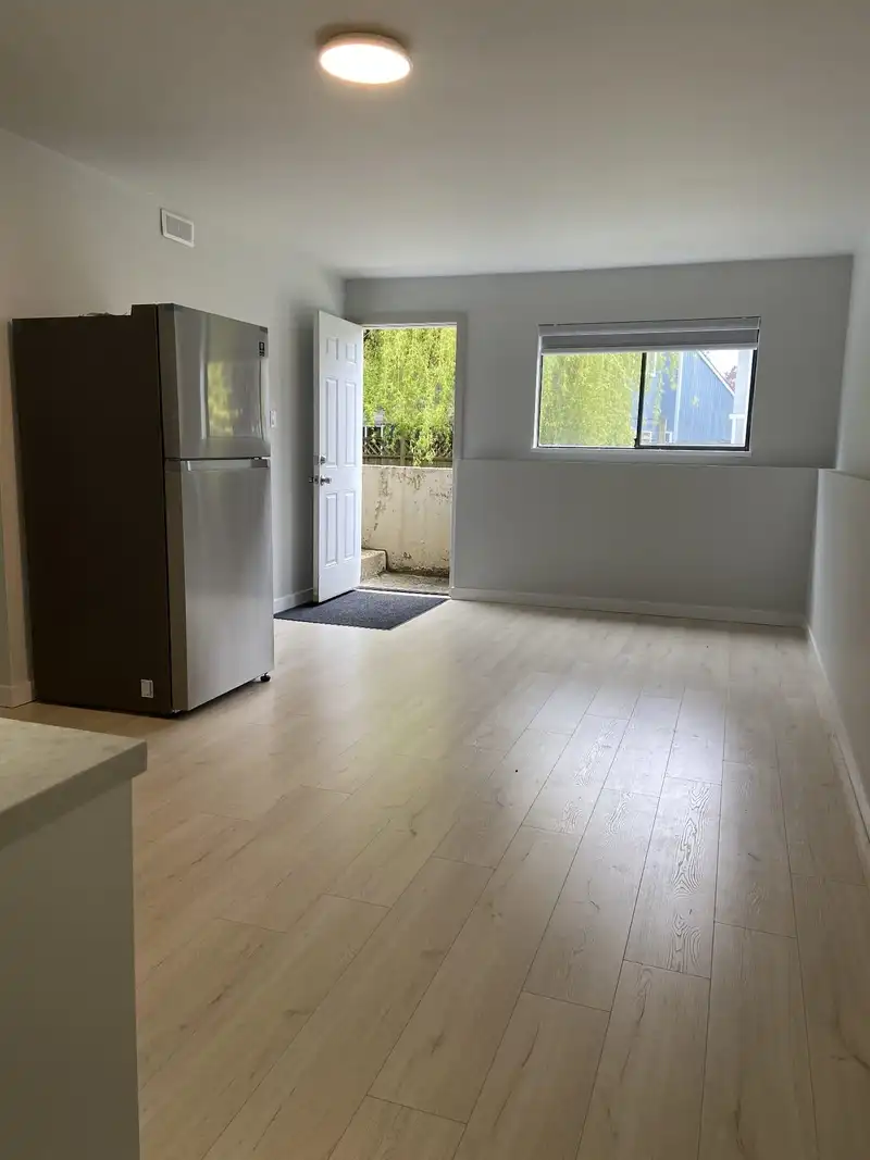 2369 WAKEFIELD COURT - photo 2 of 12