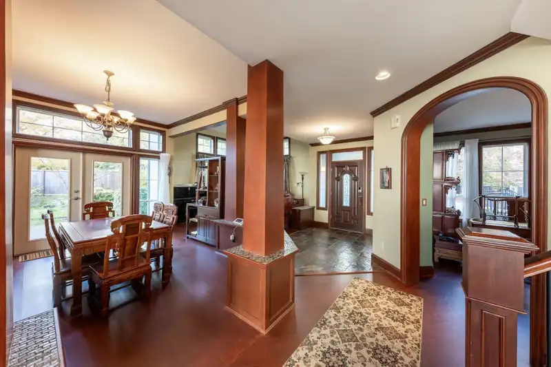 23 FERNWAY DRIVE - photo 2 of 40