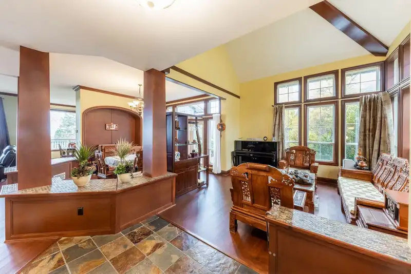 23 FERNWAY DRIVE - photo 4 of 40