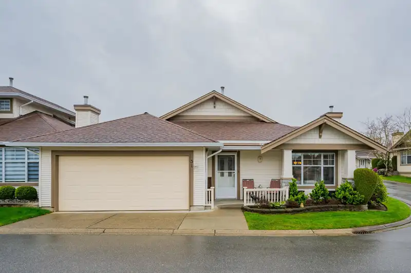 31 20751 87 AVENUE - photo 3 of 39