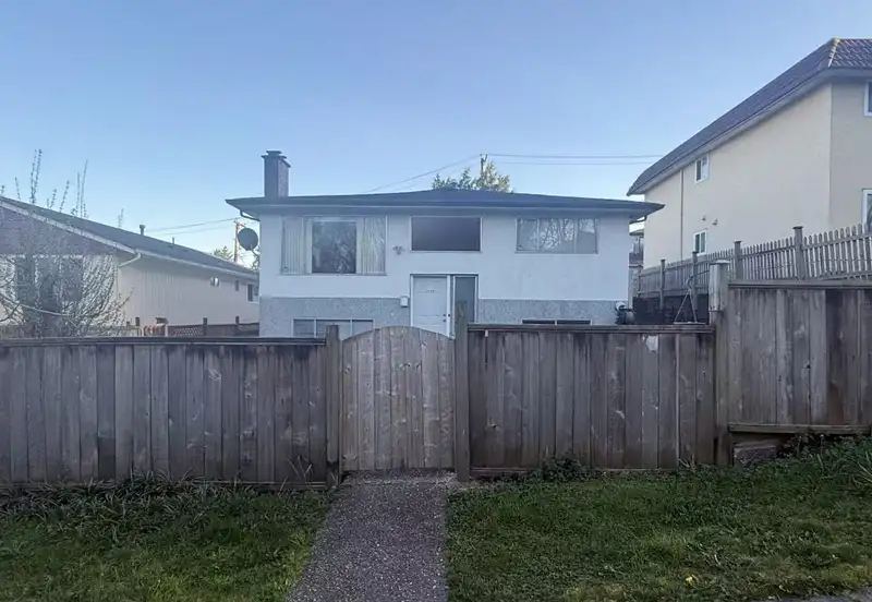 3466 E 2ND AVENUE - photo 1 of 14