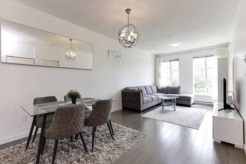 324 15138 34 AVENUE - photo 1 of 33