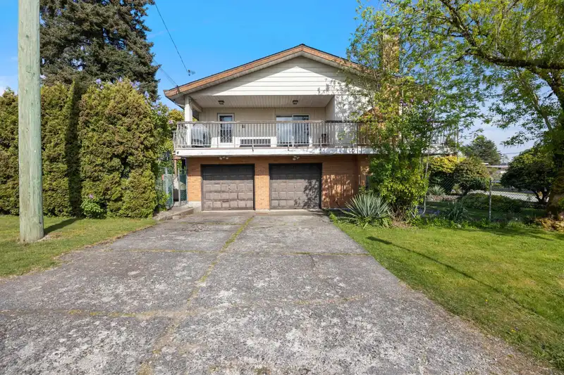 4607 IRMIN STREET - photo 3 of 40