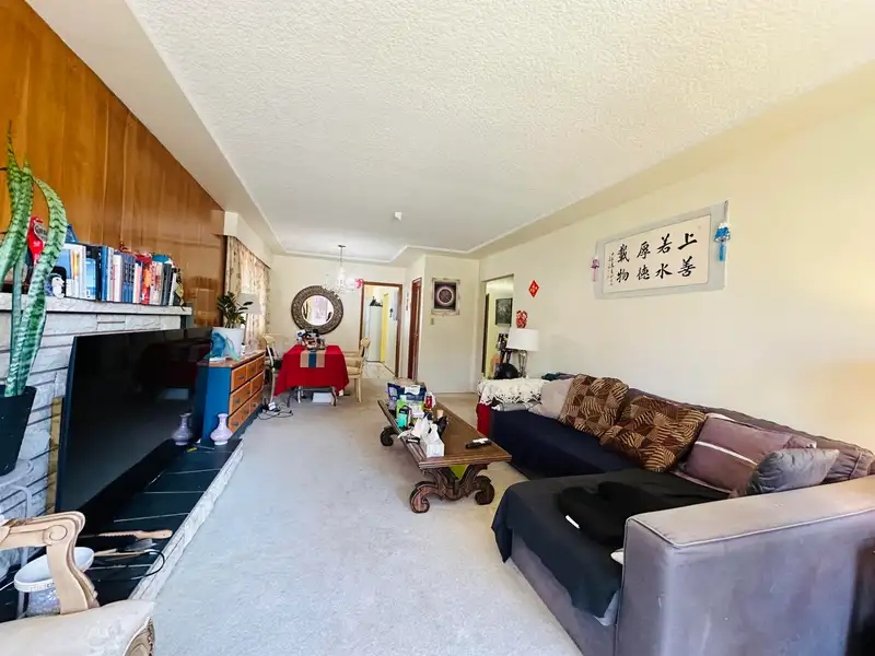 2887 W 24TH AVENUE - photo 2 of 8