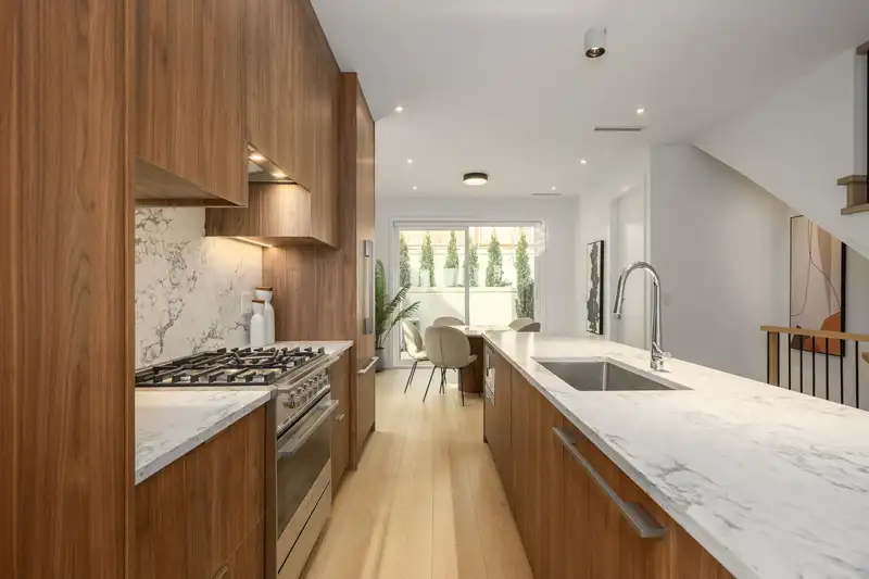 102 1125 CARTIER AVENUE - photo 2 of 31