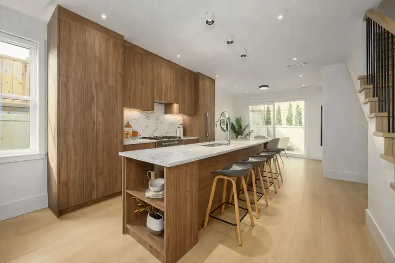 102 1125 CARTIER AVENUE - photo 3 of 31