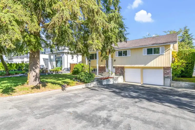 5930 135 STREET - photo 2 of 25
