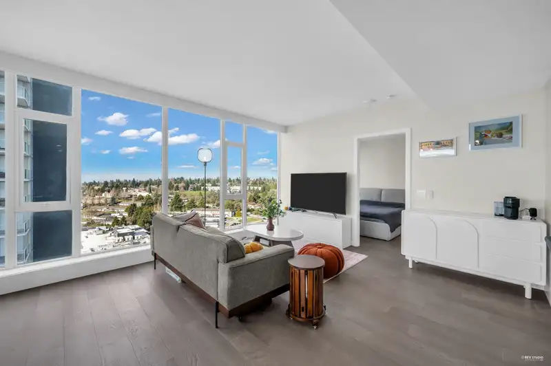 1906 7433 CAMBIE STREET - photo 4 of 33