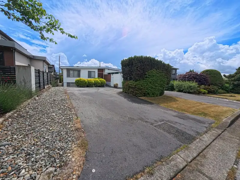 6762 NEAL STREET - photo 2 of 37