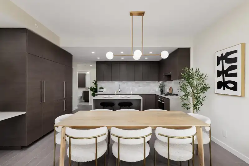 2507 4168 LOUGHEED HIGHWAY - photo 1 of 22