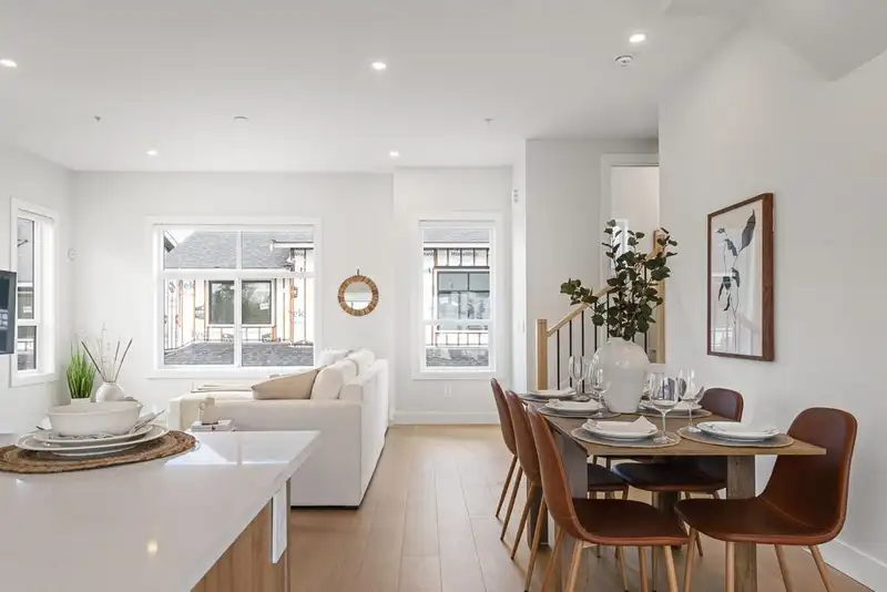 1 20645 68 AVENUE - photo 3 of 15