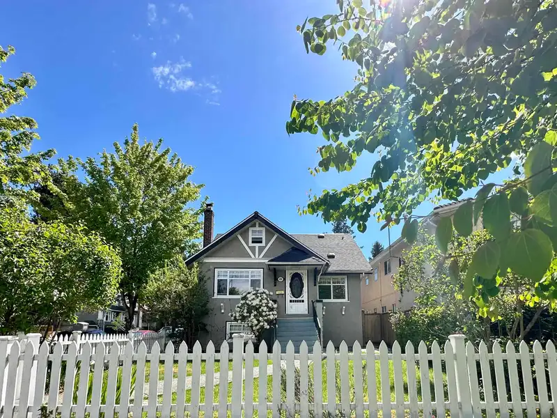 404 W 18TH AVENUE - photo 3 of 40