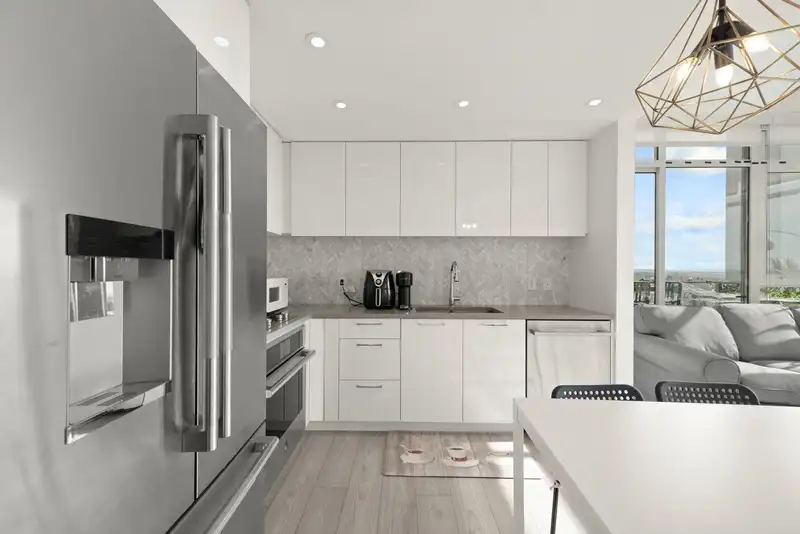 1405 3581 E KENT AVENUE NORTH - photo 2 of 36