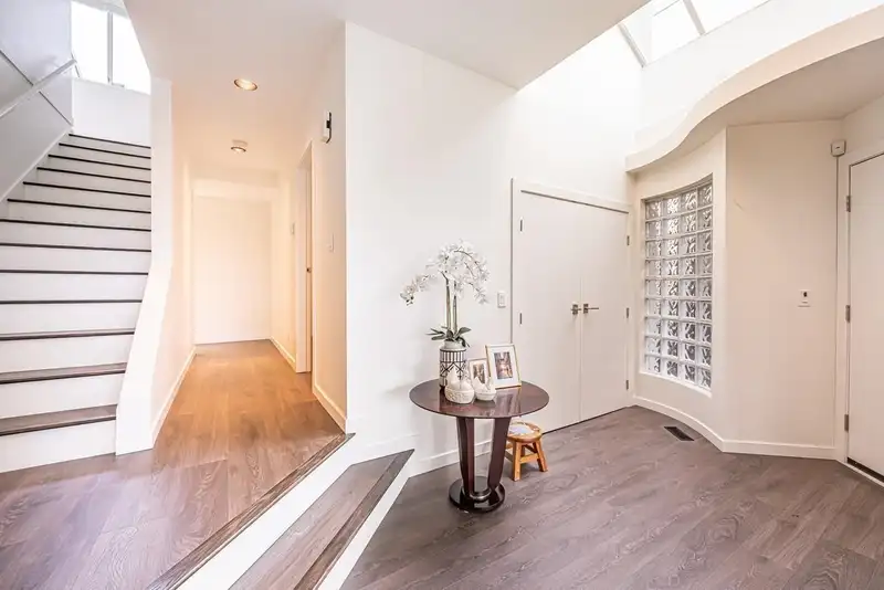 2135 LAWSON AVENUE - photo 3 of 38