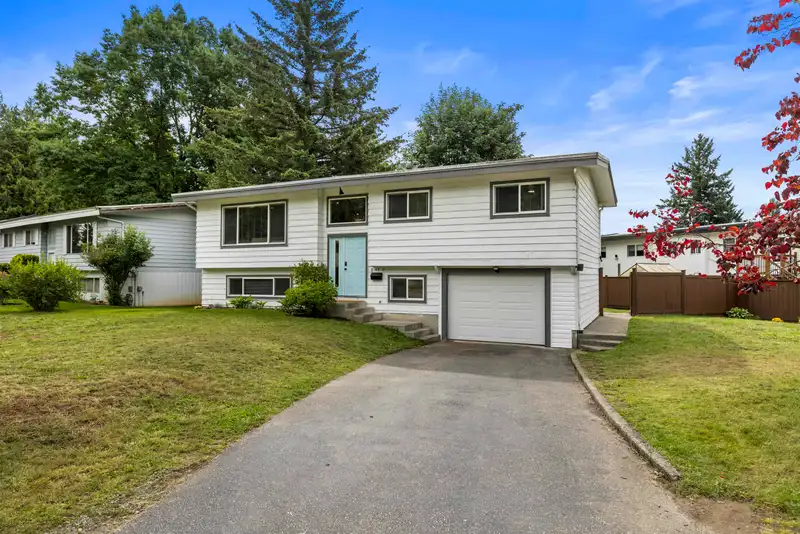 2454 ALADDIN CRESCENT - photo 3 of 37