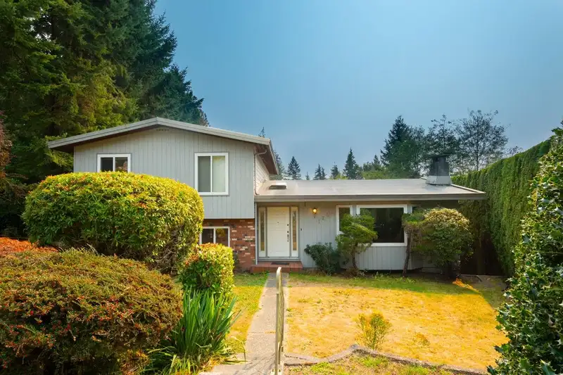 1285 LUCKING PLACE - photo 2 of 40