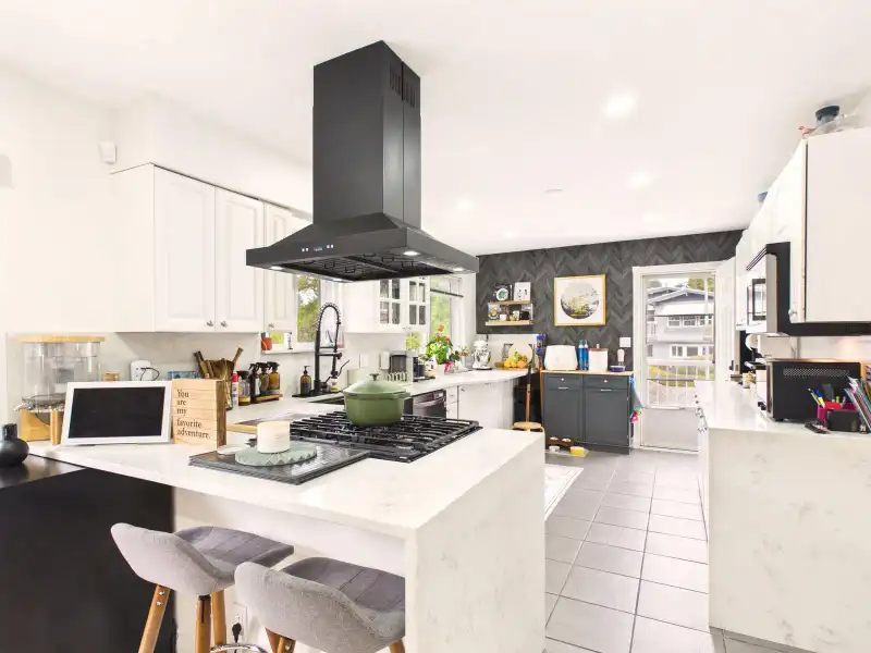 10662 SANTA MONICA PLACE - photo 1 of 40